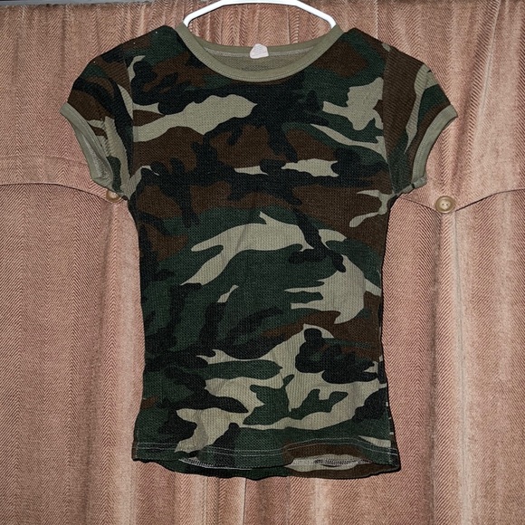 Short sleeve camouflage top - Picture 1 of 3